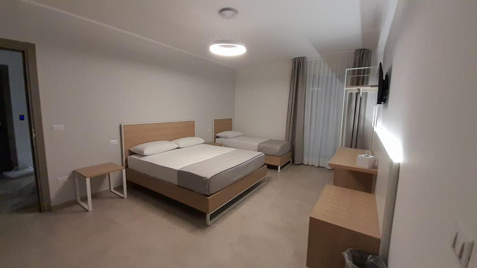 Ferrari Rooms & Apartments ปอร์โตเชซาเรโอ ภายนอก รูปภาพ