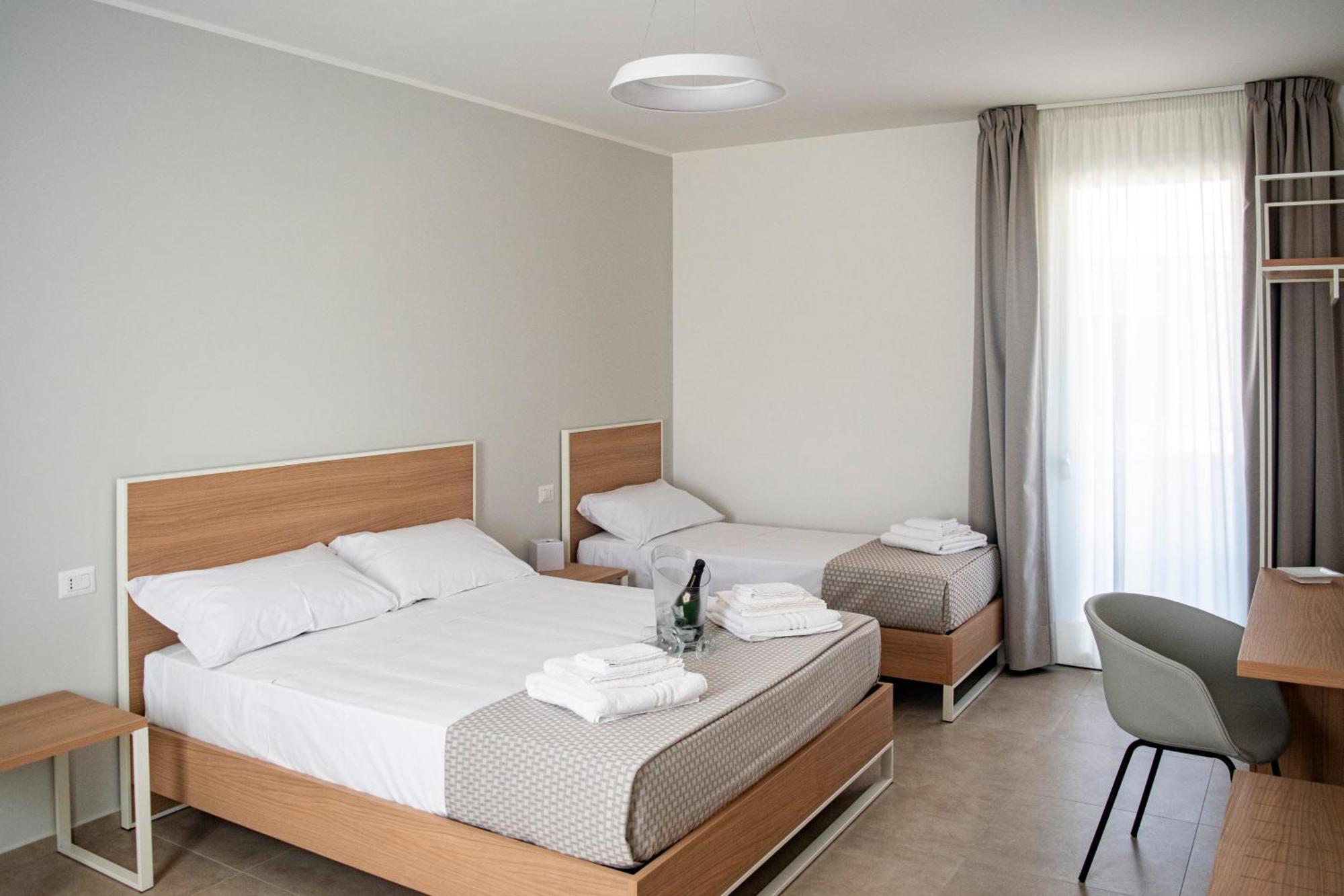 Ferrari Rooms & Apartments ปอร์โตเชซาเรโอ ภายนอก รูปภาพ